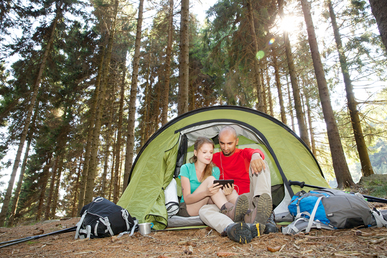 couple-facetime-camping